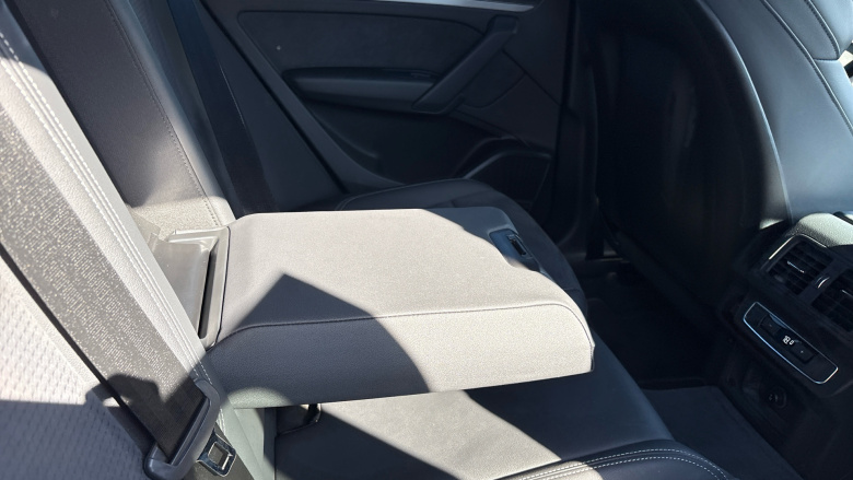 Audi Q5 40 TDI Quattro S Line 5dr S Tronic Diesel Estate